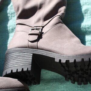 NEW BELLA-VITA  WOMEN'S LORIELLE BOOTS SIZE 8 NWOT